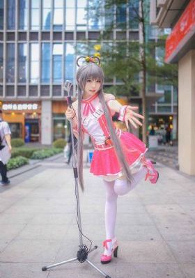欧美肥臀丰乳_BD国语电影完整版